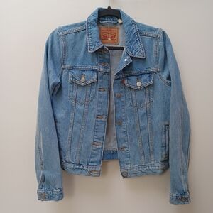 BNWOT Levi's Light Blue Jean Jacket for Women